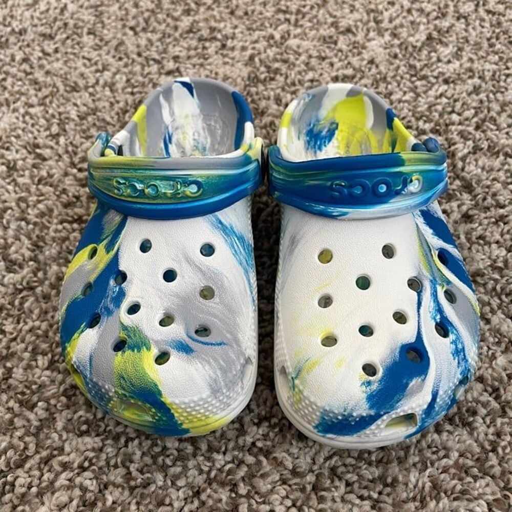 Size 9 / Toddler Boy Marble Crocs Sandals - Picture 2 of 10